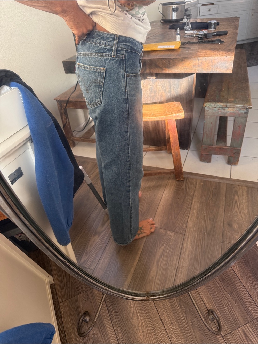 Levi’s Premium Low Loose Jeans Women’s 25 Medium Wash Wide Leg Baggy Denim - Picture 3 of 16